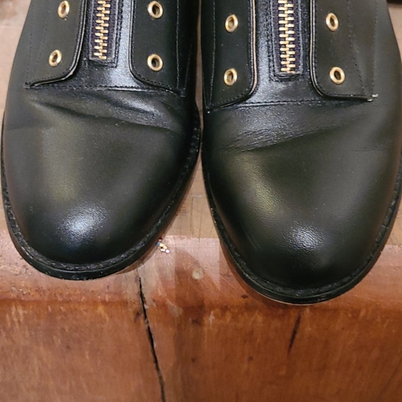 Carmen Marc Valvo Black Laceless Shoes - Picture 8 of 9